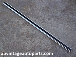 1976 Ford Torino Elite tail panel molding