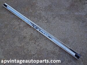1976 Ford Elite rear tail panel upper trim molding