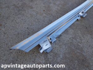 1970 1971 Ford Ranchero Torino wagon windshield post molding