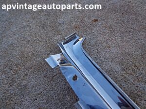 1970 1971 Ford Ranchero Torino wagon windshield post molding