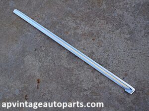 1977 1979 Ford Thunderbird rear window trim molding RH