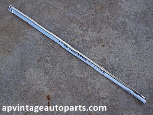 1977 1979 Ford Thunderbird Landau rear window trim molding RH