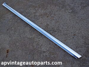 1977 1979 Ford Thunderbird rear window trim molding RH